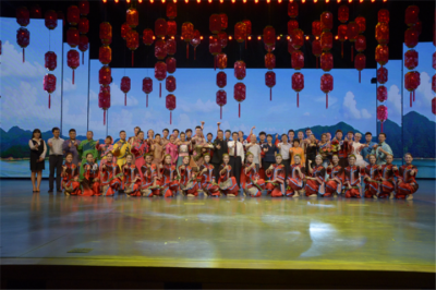 堅(jiān)基演藝丨大型夢(mèng)幻舞臺(tái)秀《桃花水母》旅游版推介會(huì)圓滿舉行